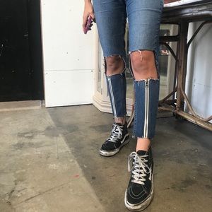 Reworked zipper jeans